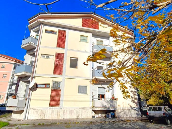 Appartamento trilocale in vendita in Via Caduti di Melissa, Santa Maria, Catanzaro