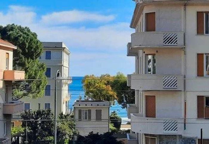 Appartamento quadrilocale in vendita in Viale Sant' Erasmo, Regione Paradiso, Alassio