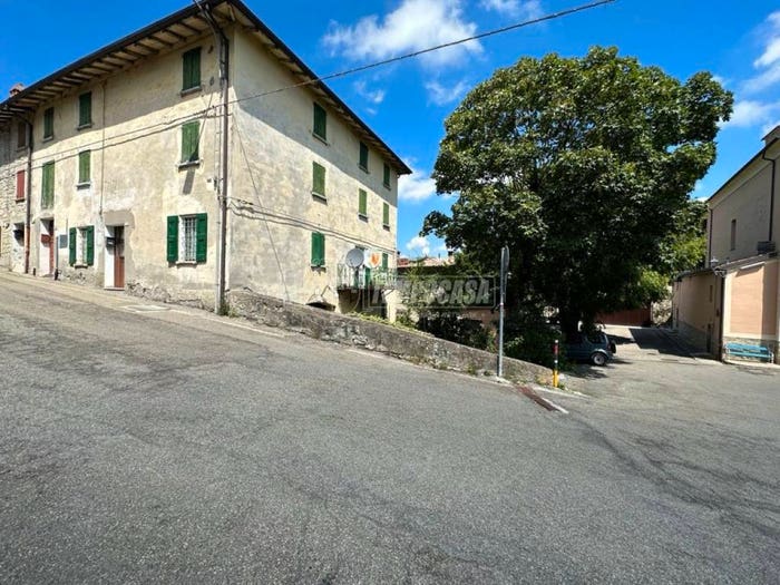 Casa quadrilocale in vendita in Pavullo nel Frignano