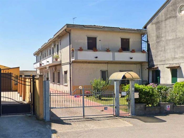 Appartamento trilocale in vendita in Via Piave, Centro, Corte de' Frati