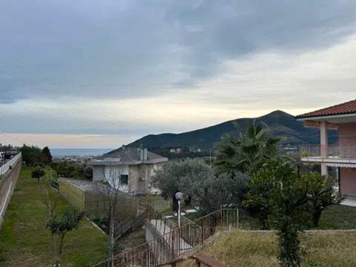 Appartamento trilocale in vendita in Centro, Boissano