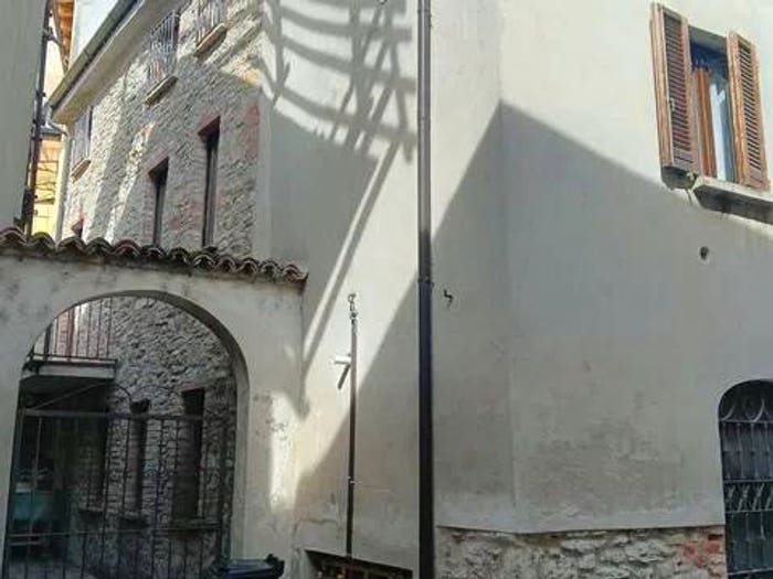 Appartamento bilocale in vendita in Via Giuseppe Garibaldi, Nibbiano, Alta Val Tidone