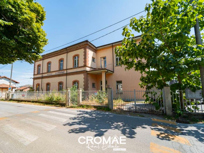 Casa con 6 locali in vendita in Via della Battaglia, Roata Rossi Passatore, Cuneo