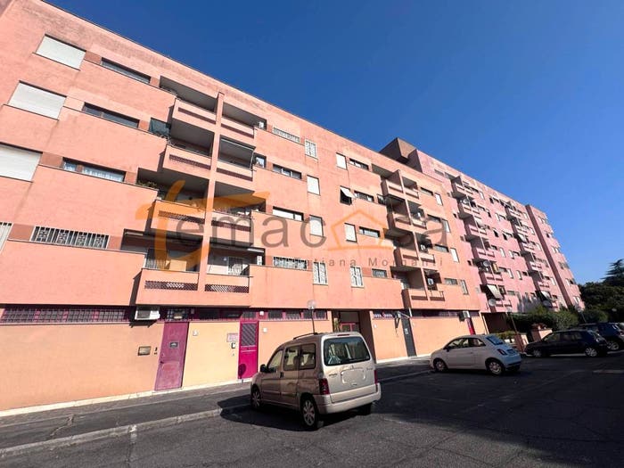 Appartamento trilocale in vendita in Via Goffredo Ciaralli, San Basilio, Roma
