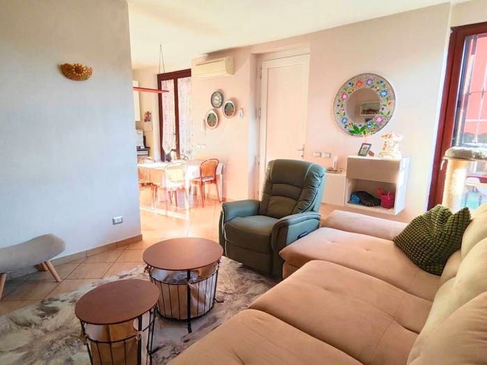 Appartamento quadrilocale in vendita in Via XXV Aprile, Centro, Guardamiglio
