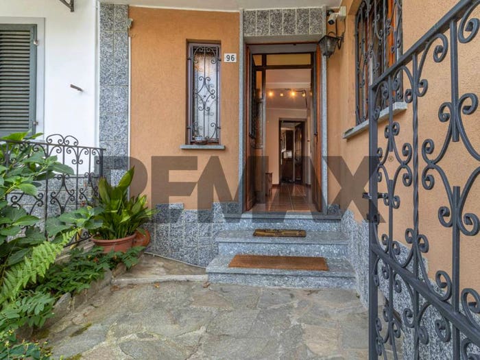 Casa con 6 locali in vendita in Via Garibaldi, Centro, Sala Biellese