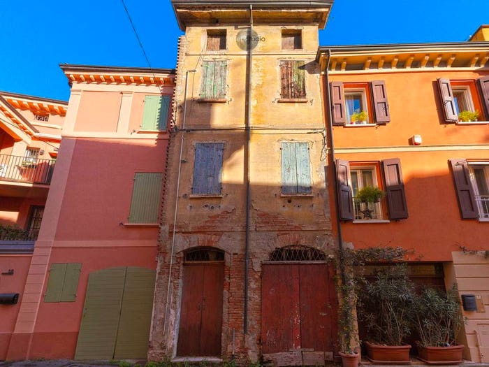 Casa quadrilocale in vendita in Via Munari, Centro, Correggio