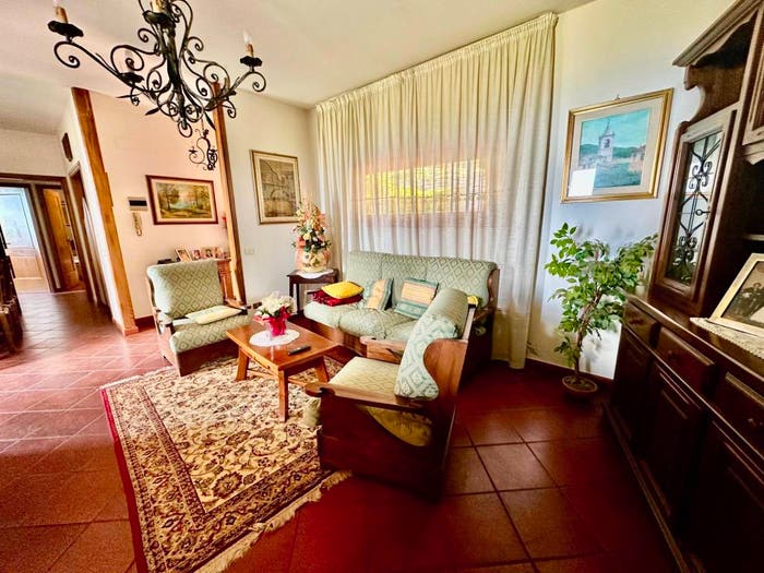 Casa con 5 locali in vendita in Via Vergheretana, Centro, Carmignano