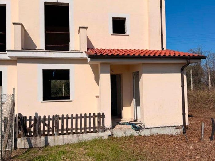 Casa quadrilocale in vendita in Via Salaria Vecchia, Montelibretti