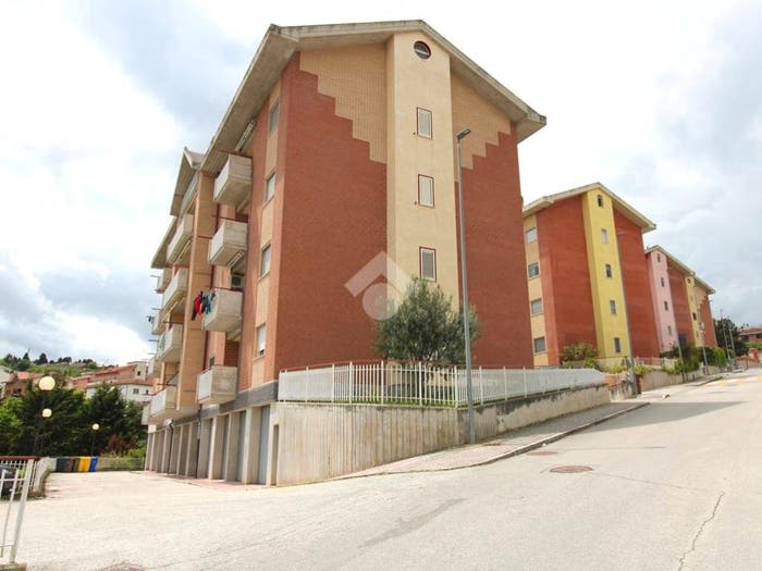 Appartamento trilocale in vendita in Via Michele Camposarcuno, Centro, Ripalimosani
