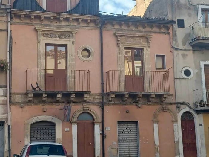 Casa con 5 locali in vendita in VIA EMANUELE FILIBERTO, Francofonte
