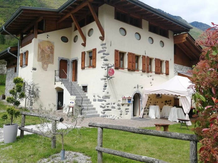 Casa con 6 locali in vendita in Borgo Chiese Via Mon Loc Sorino, Borgo Chiese
