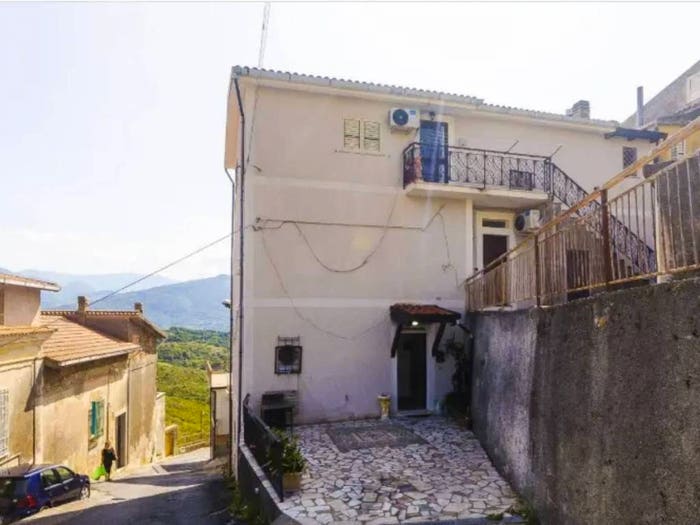 Appartamento trilocale in vendita in Via Ortora, Santa Domenica Talao