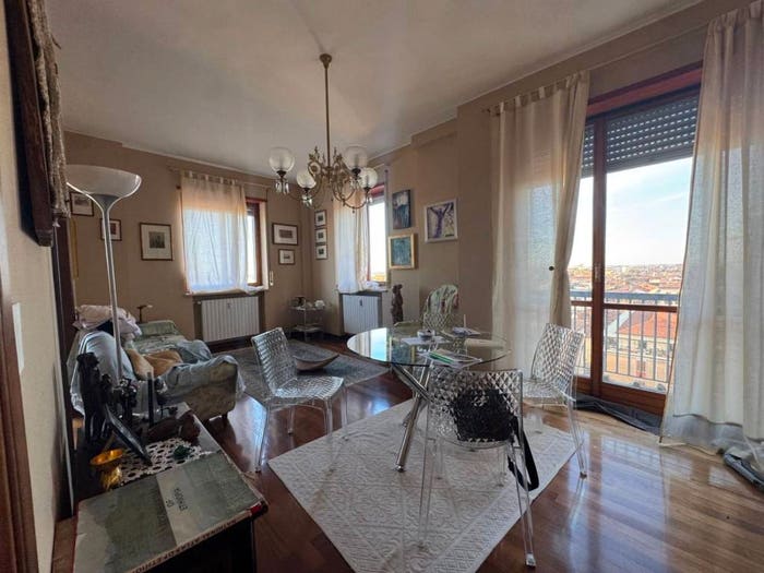 Appartamento quadrilocale in vendita in Via Giosuè Carducci, Centro Storico, Piacenza