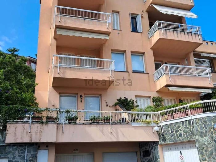 Appartamento trilocale in vendita in Via Del Lucertolone, Pineta, Arenzano