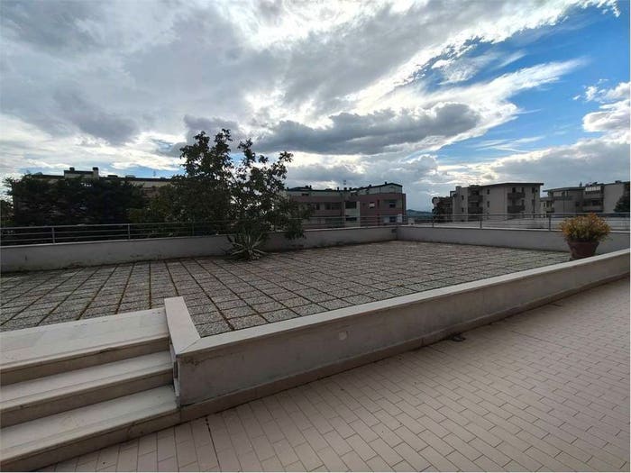 Appartamento quadrilocale in vendita in VIA ALDO MORO, Centro, Osimo