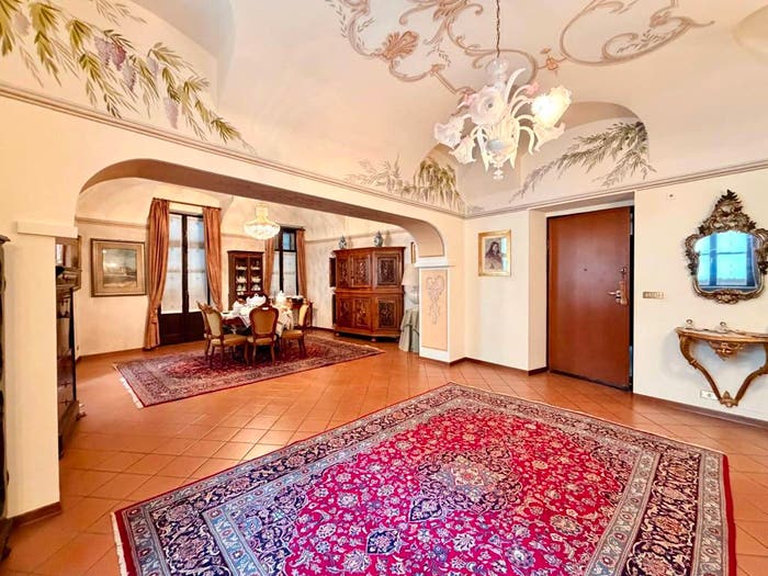 Appartamento con 6 locali in vendita in Via Guglielmo Moffa di Lisio, Centro, Bra