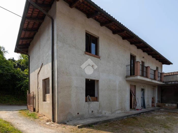Casa con 6 locali in vendita in Via garibaldi, Centro, Arignano
