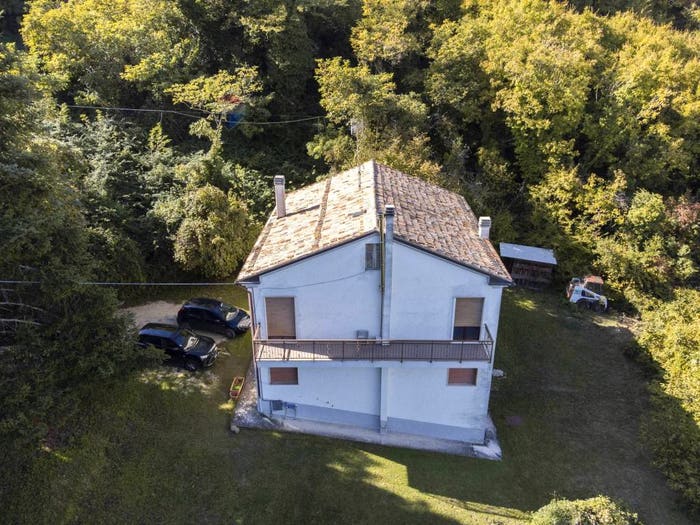 Casa con 6 locali in vendita in Poggio San Marcello