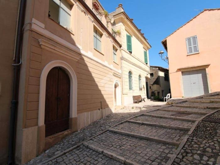 Appartamento trilocale in vendita in Via Umberto Primo, Centro, Roccantica