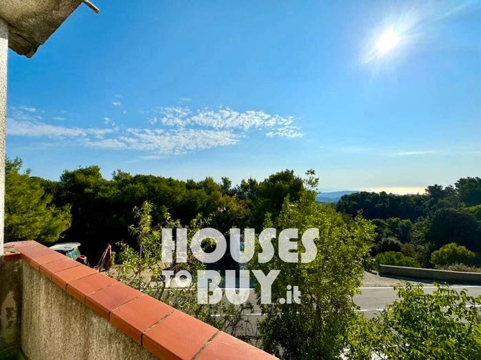 Casa con 6 locali in vendita in via Skanderberg, San Nicola dell'Alto