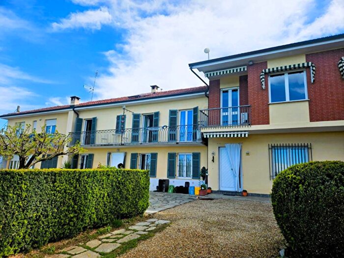 Casa con 6 locali in vendita in Località Pontesuero, Valleversa Caniglie, Asti