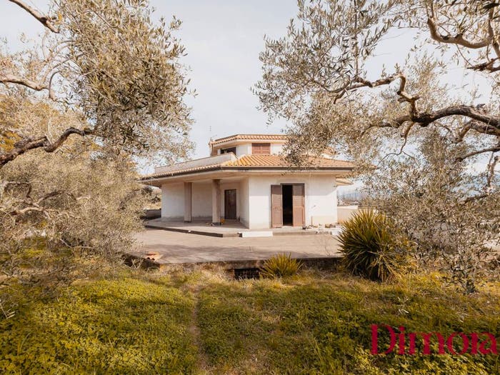Casa con 6 locali in vendita in Via Torre dei Tucci, Fonte Nuova