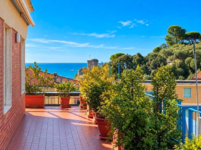 Casa quadrilocale in vendita in Via Milano, San Terenzo, Lerici