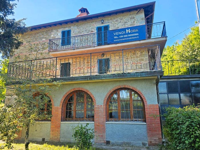 Casa con 6 locali in vendita in Via della Torre e Tertiglia, Tartiglia, Pratovecchio e Stia