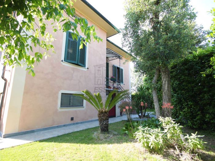 Casa con 6 locali in vendita in Viale San Concordio, San Concordio, Lucca