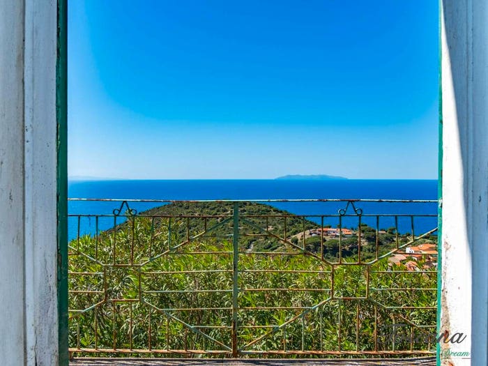 Casa con 6 locali in vendita in Via Provinciale Per Pomonte, La Guardia, Marciana