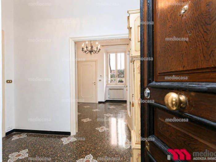 Appartamento trilocale in vendita in Salita Inferiore di San Barnaba, Castelletto, Genova