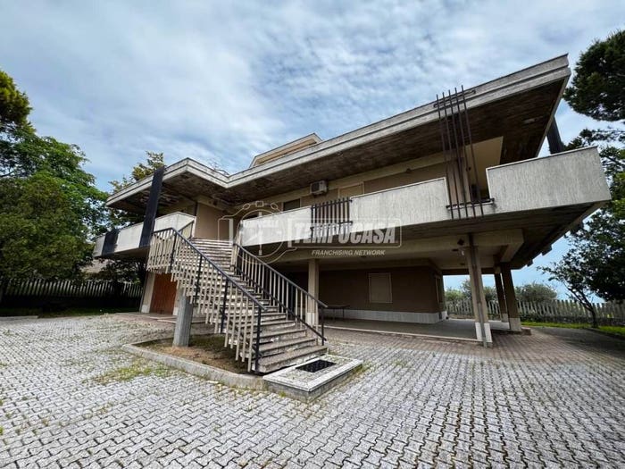 Casa con 6 locali in vendita in Via dei Frentani, Chieti Città, Chieti
