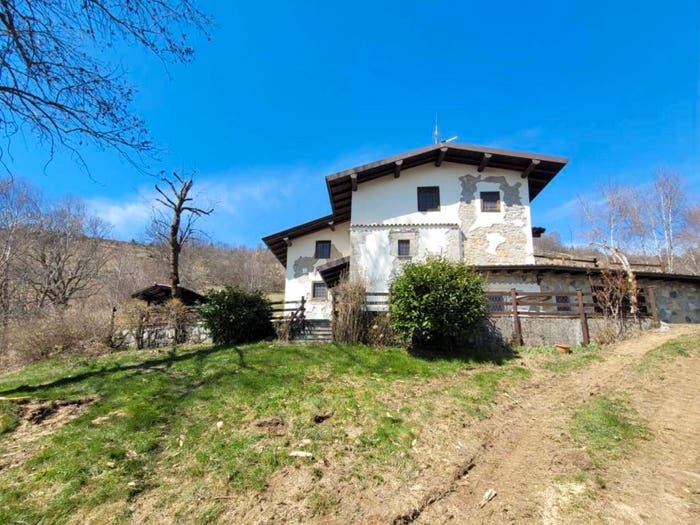 Casa con 6 locali in vendita in Via Don Luigi Sturzo, Orezzo, Gazzaniga