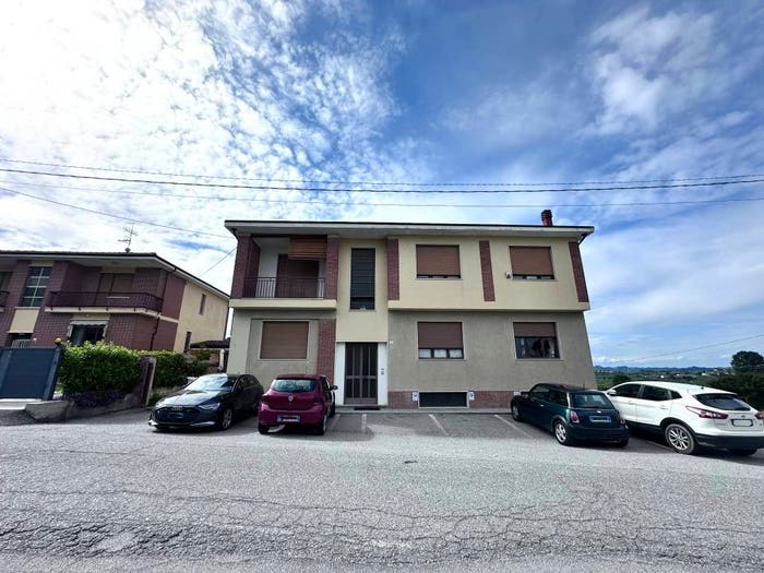 Appartamento trilocale in vendita in Frazione Annunziata, La Morra