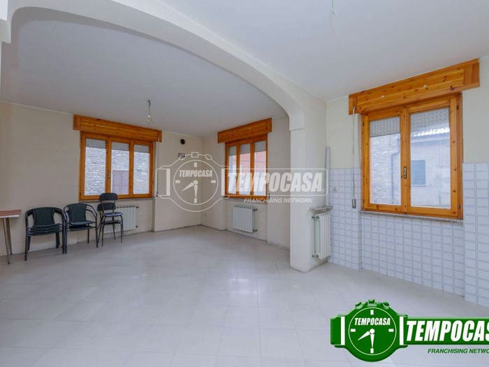 Appartamento trilocale in vendita in Via Trento, San Giovanni San Bernardino, Bettola