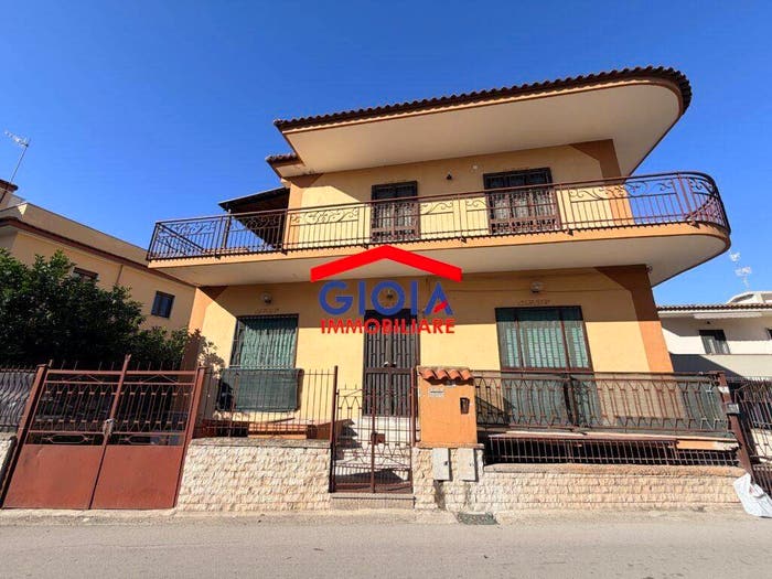 Casa con 6 locali in vendita in Via Palermo, Mondragone