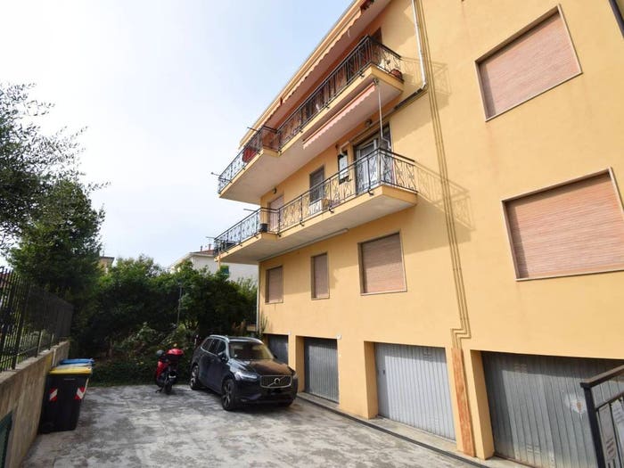 Appartamento quadrilocale in vendita in Via Cesare Battisti, Centro, Diano Marina
