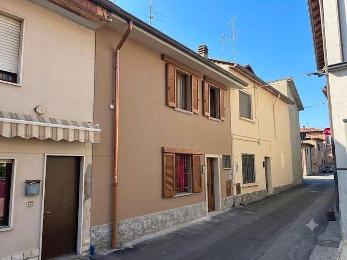 Casa bilocale in vendita in Via Crosio, Centro, Landriano