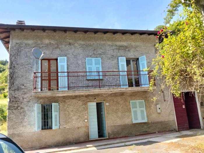 Casa con 6 locali in vendita in Strada San Lorenzo, Rocca Grimalda