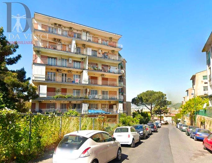 Appartamento trilocale in vendita in Via Po, Soccavo, Napoli