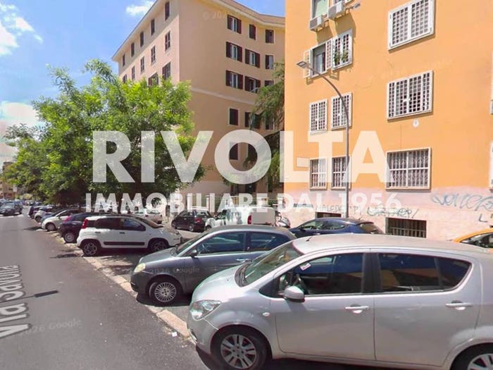 Appartamento trilocale in vendita in Via Savona, Villa Fiorelli, Roma