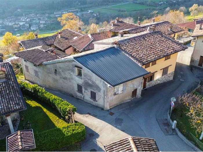 Appartamento con 6 locali in vendita in Via Presenza, Cerete Alto, Cerete