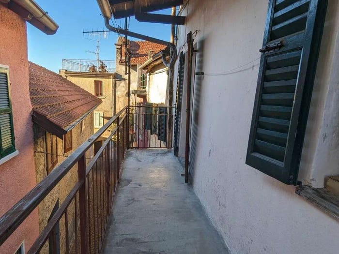 Appartamento con 5 locali in vendita in Via Giuseppe Garibaldi, Agra