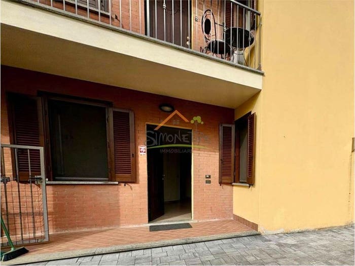 Appartamento trilocale in vendita in Via Strera, Centro, Oleggio
