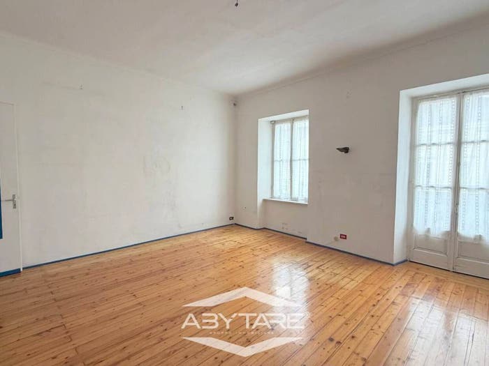 Appartamento con 6 locali in vendita in Piazza Carlo Alberto, Centro, Carignano