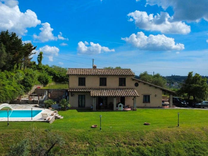 Casa con 6 locali in vendita in Via S Giusta, Selci