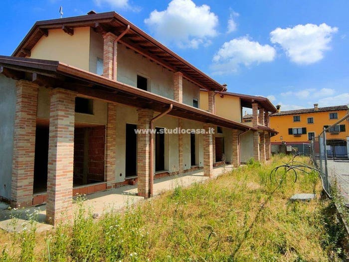 Casa quadrilocale in vendita in via kennedy, Centro, Casaletto Ceredano