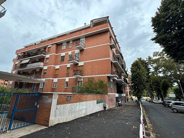 Appartamento quadrilocale in vendita in Portuense, Roma