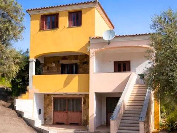 Casa trilocale in vendita in Via Alessandro Manzoni, Posada
